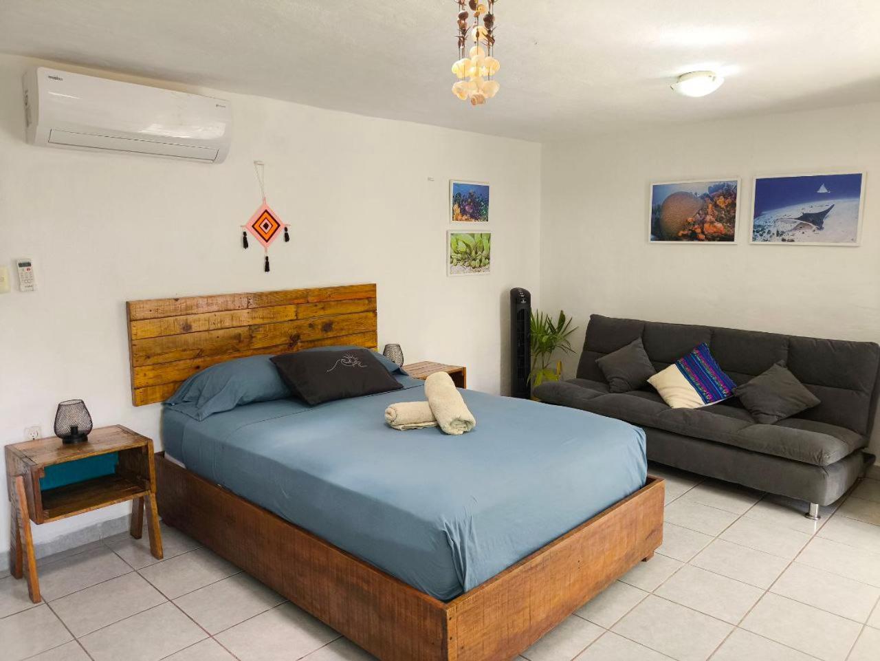 Apartment Comfy Yaxkin On Downtown, 3 Block Away From Sea And Sunsets *