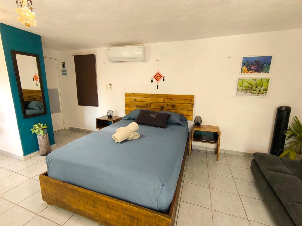 Apartment Comfy Yaxkin On Downtown, 3 Block Away From Sea And Sunsets