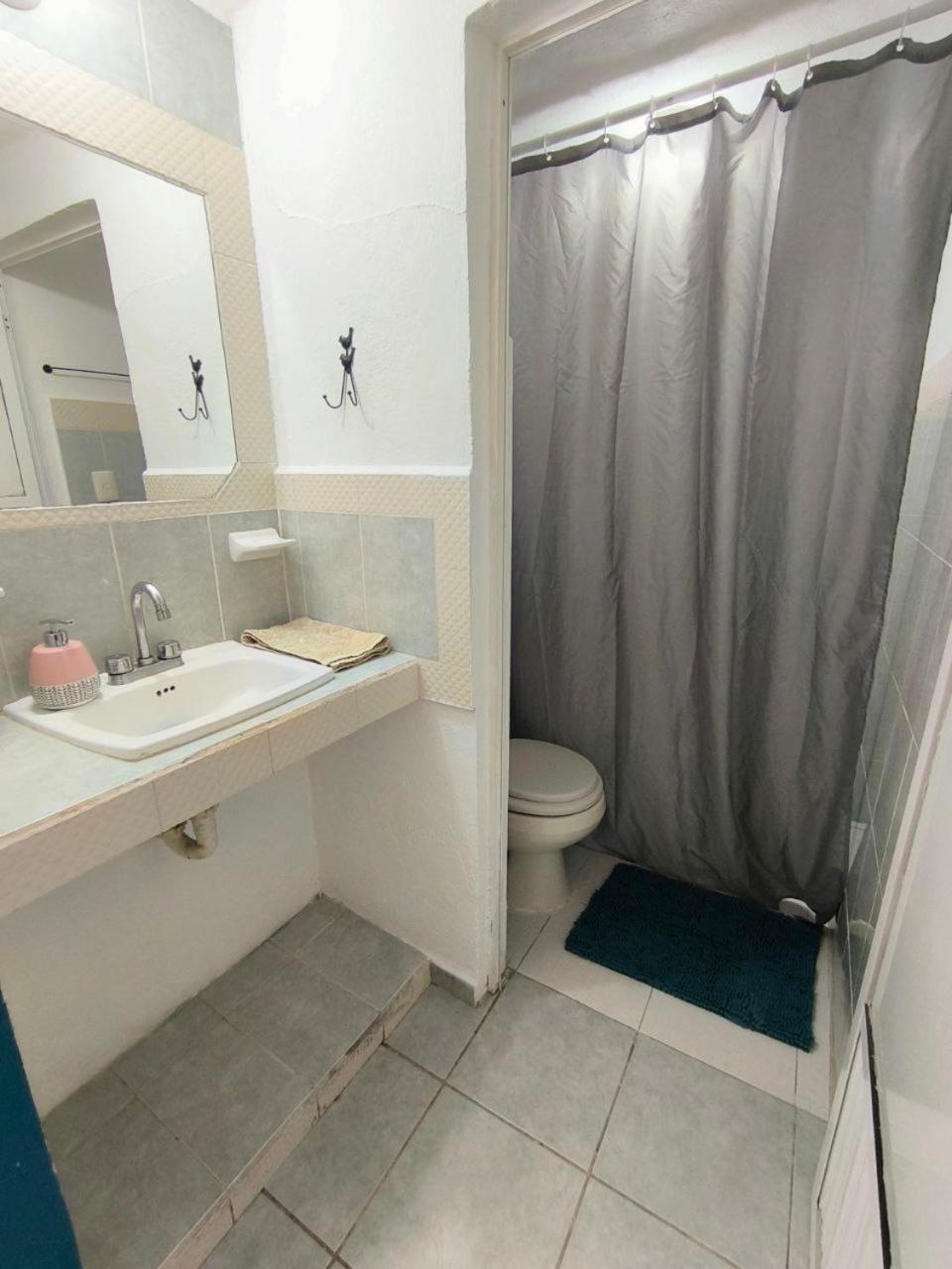 Comfy Yaxkin On Downtown, 3 Block Away From Sea And Sunsets Apartment