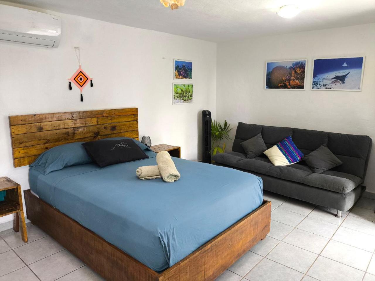 Apartment Comfy Yaxkin On Downtown, 3 Block Away From Sea And Sunsets