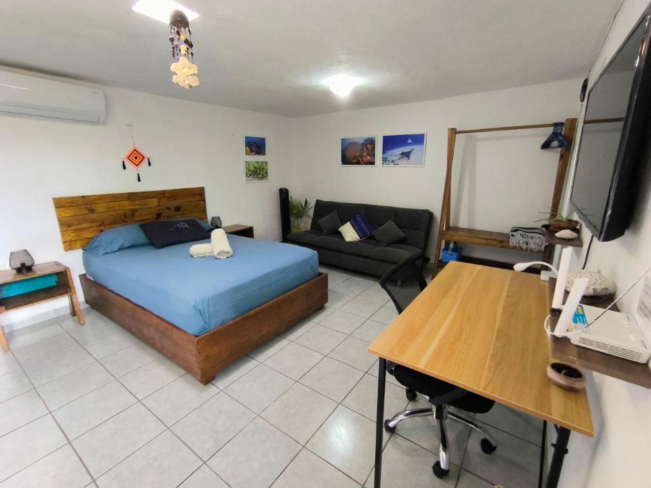 Apartment Comfy Yaxkin On Downtown, 3 Block Away From Sea And Sunsets
