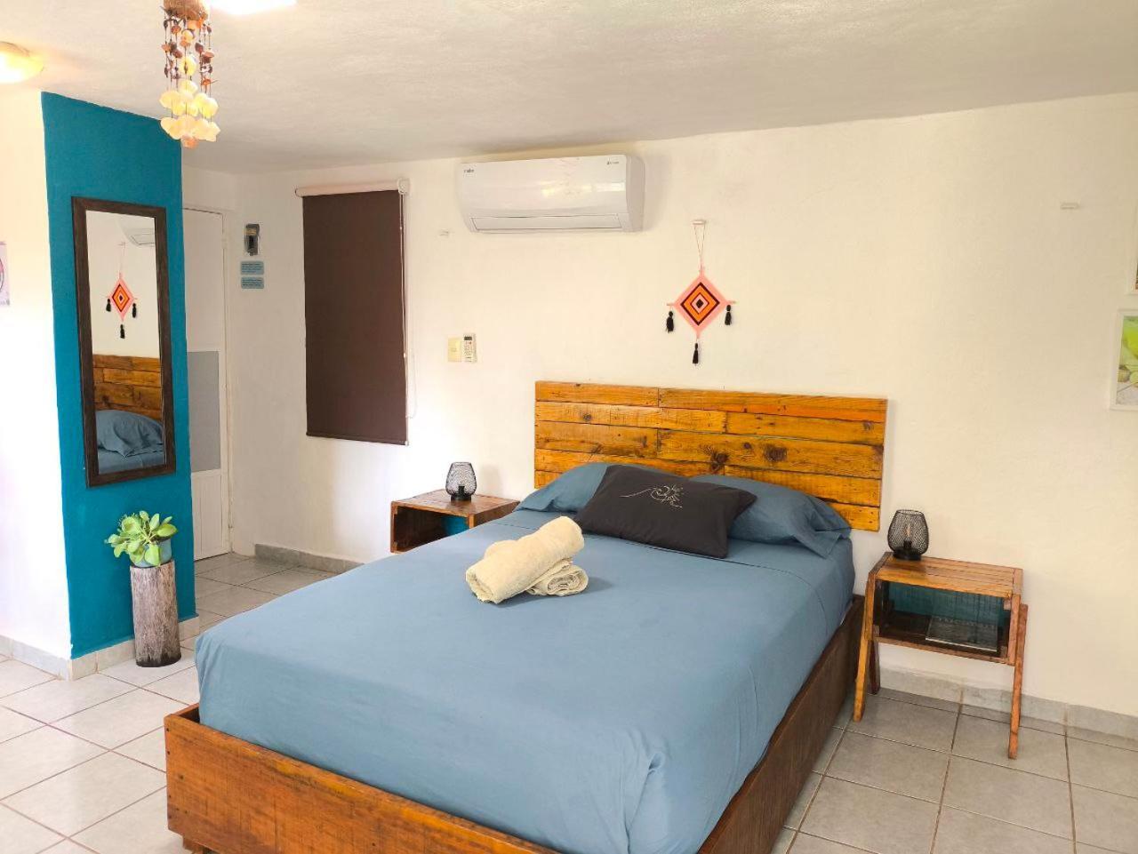 Apartment Comfy Yaxkin On Downtown, 3 Block Away From Sea And Sunsets *