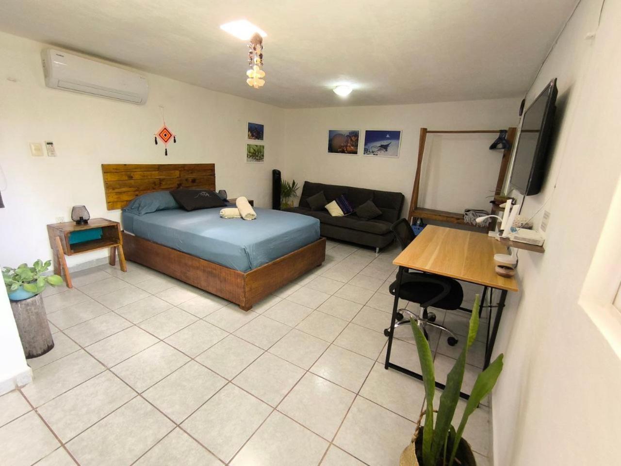Comfy Yaxkin On Downtown, 3 Block Away From Sea And Sunsets Apartment Cozumel
